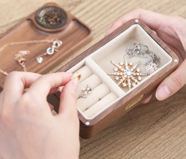 Brief Black Walnut Wood Ring Necklace Jewelry Organize Storage Box